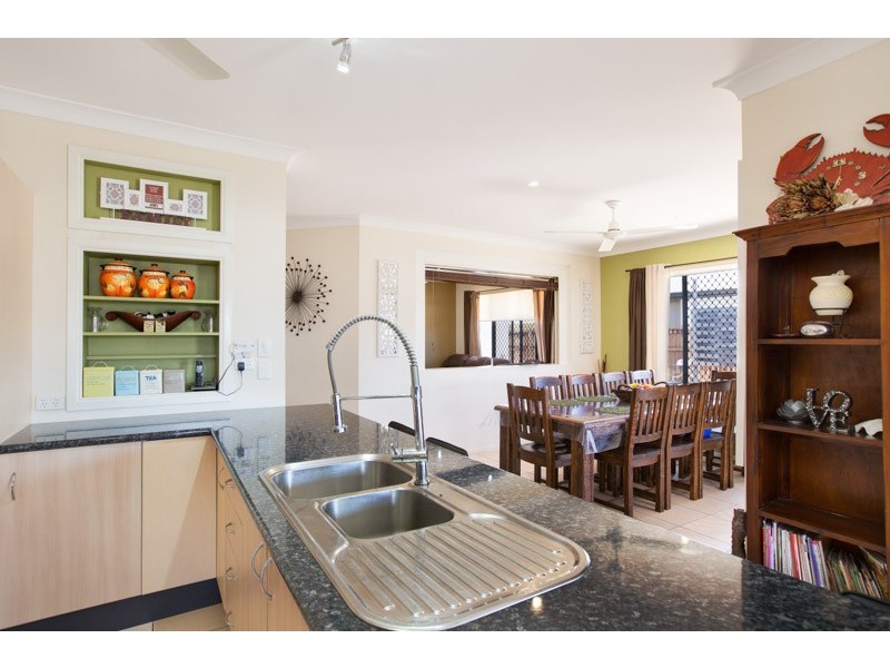 6 Laidley Close, Bentley Park QLD 4869