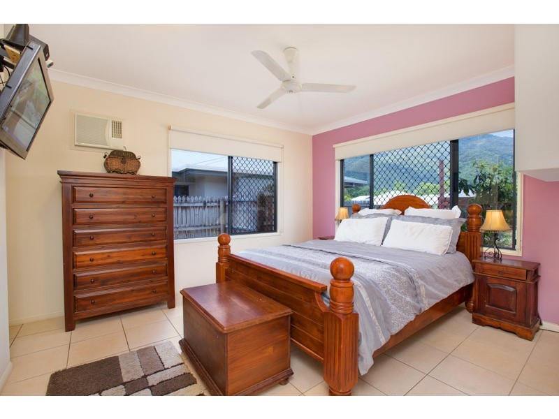 6 Laidley Close, Bentley Park QLD 4869