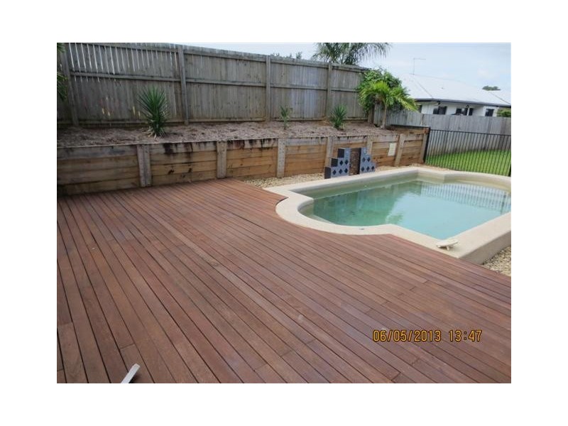 Bentley Park QLD 4869