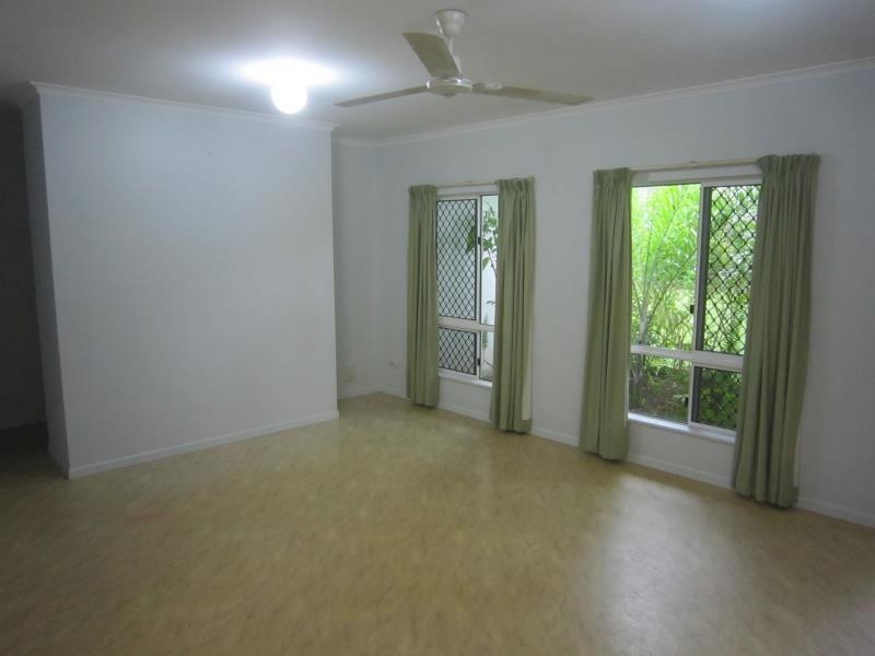 16 Blackbird street, Bentley Park QLD 4869