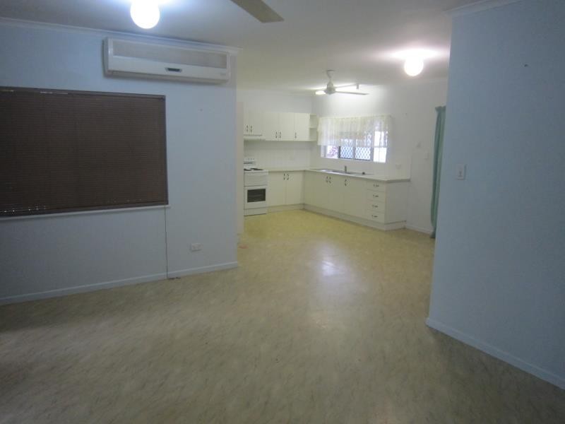 16 Blackbird street, Bentley Park QLD 4869