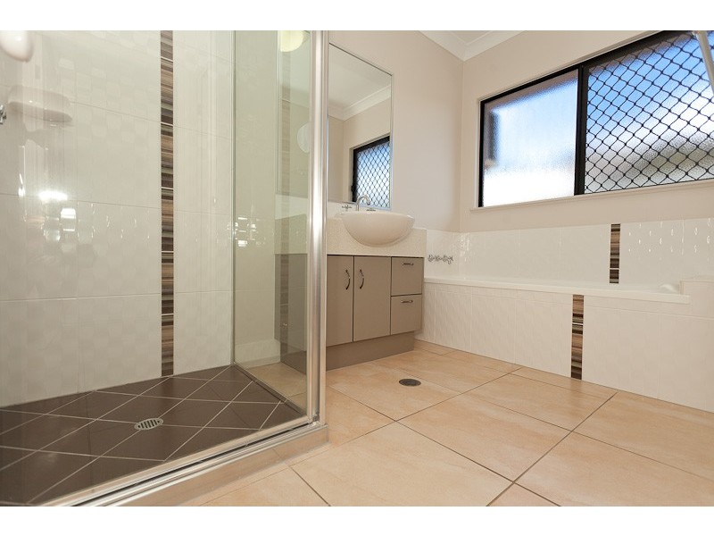 4 Turon Close, Bentley Park QLD 4869