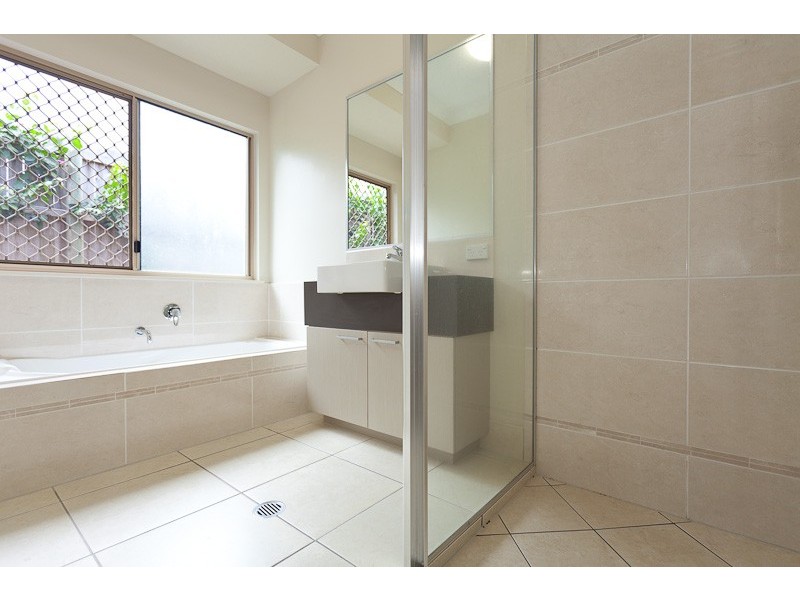 Bentley Park QLD 4869