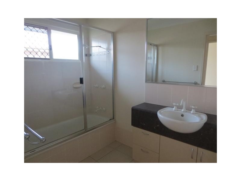 Bentley Park QLD 4869