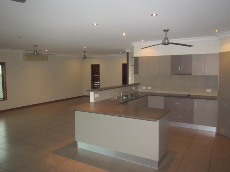 Bentley Park QLD 4869