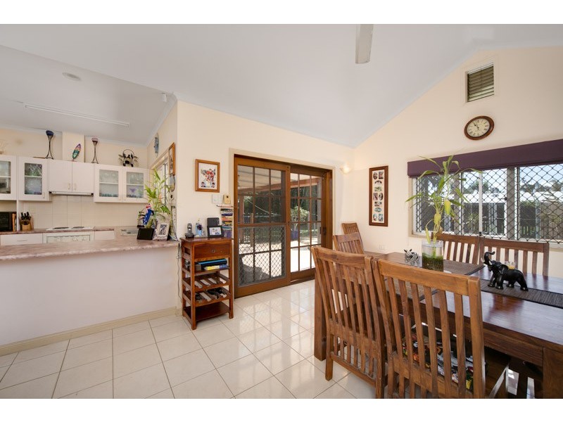 185 Robert Road, Bentley Park QLD 4869