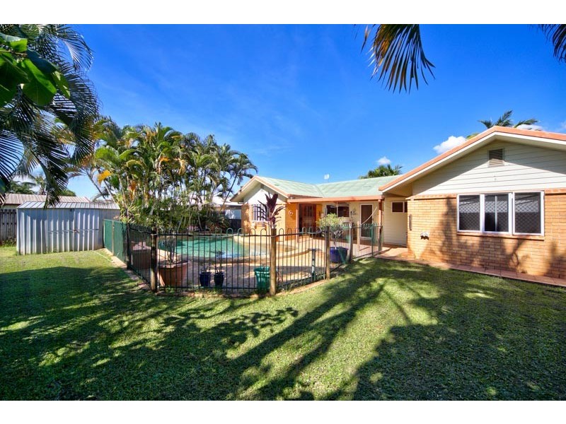 185 Robert Road, Bentley Park QLD 4869