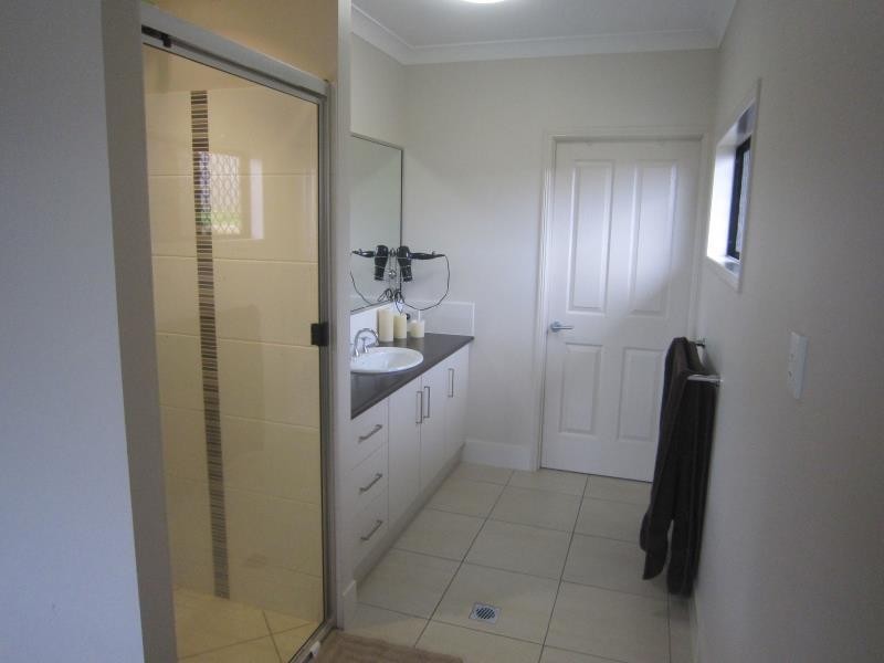 6 Anson Street, Bentley Park QLD 4869
