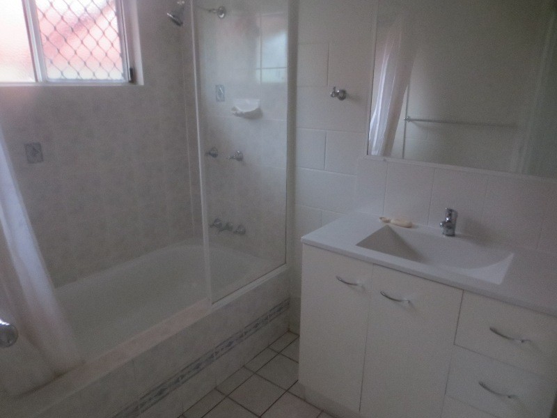 Bentley Park QLD 4869