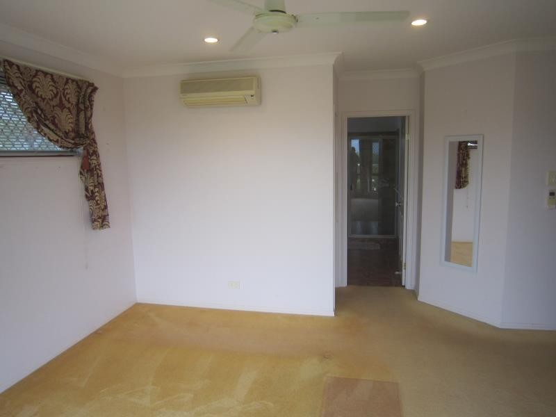 22 Allinga Close, Bentley Park QLD 4869