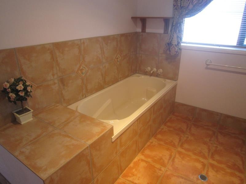 22 Allinga Close, Bentley Park QLD 4869