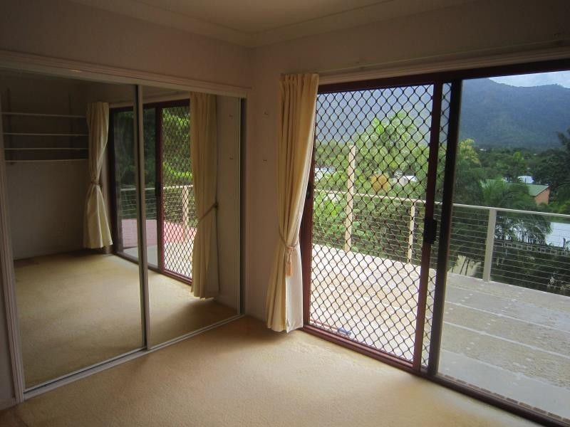 22 Allinga Close, Bentley Park QLD 4869