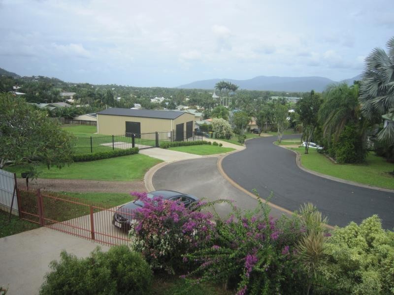 22 Allinga Close, Bentley Park QLD 4869