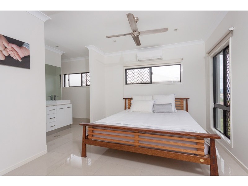 16 Anson Street, Bentley Park QLD 4869