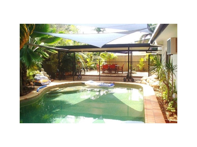 2 Victory Close, Edmonton QLD 4869