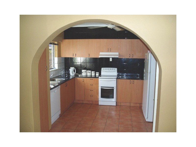 2 Victory Close, Edmonton QLD 4869