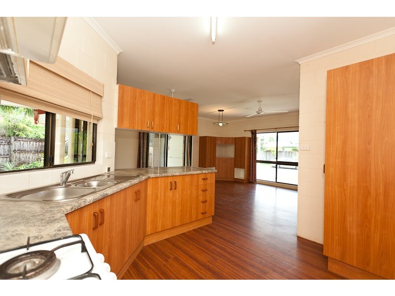 8 Hyacinth Close, Edmonton QLD 4869