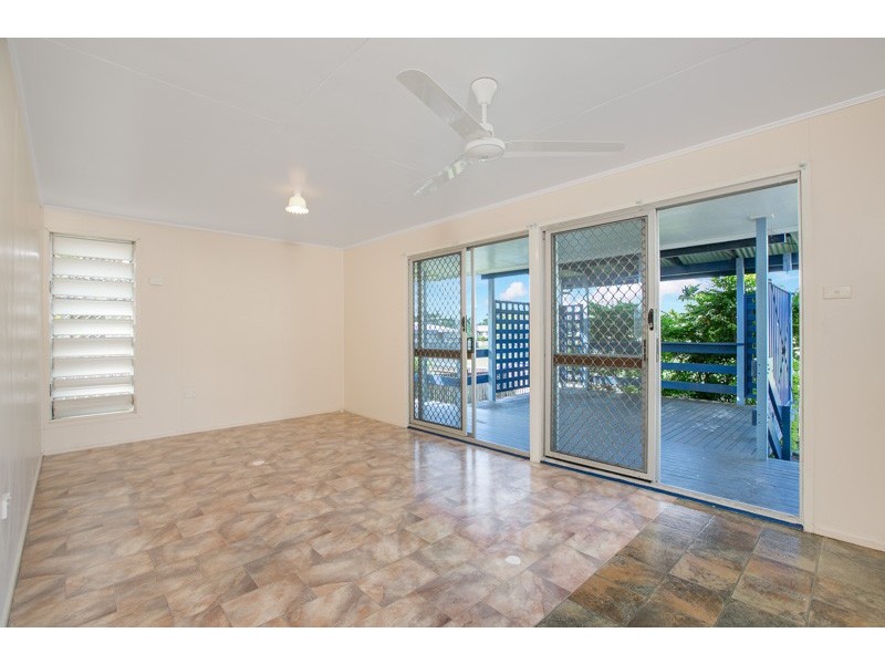 4 Millard Street, Manoora QLD 4870