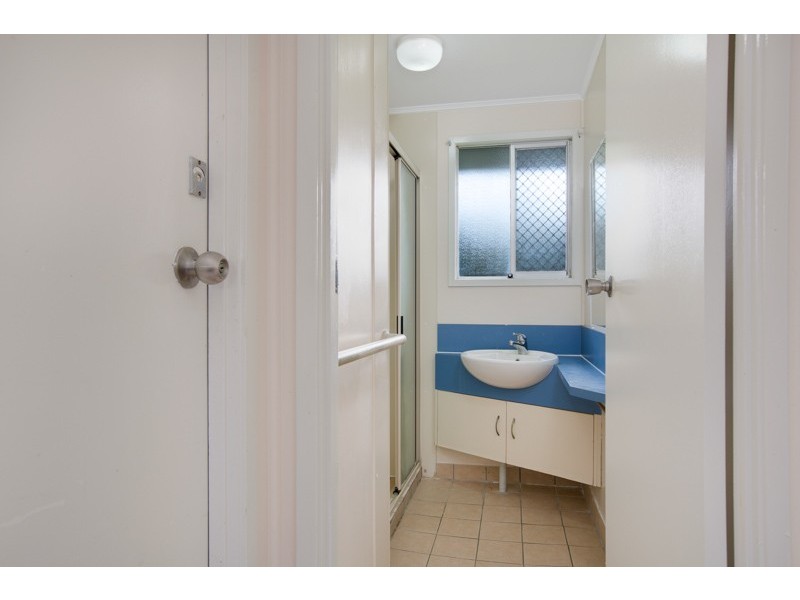 4 Millard Street, Manoora QLD 4870