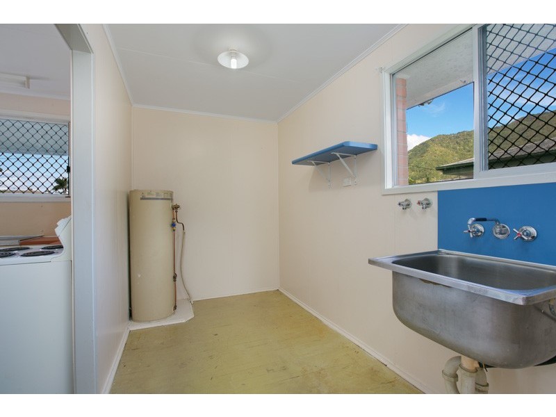 4 Millard Street, Manoora QLD 4870