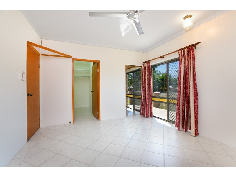 1 Augustus Street, Mooroobool QLD 4870