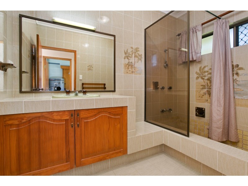 1 Augustus Street, Mooroobool QLD 4870