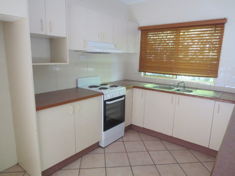 10 Lorraine Close, Bentley Park QLD 4869