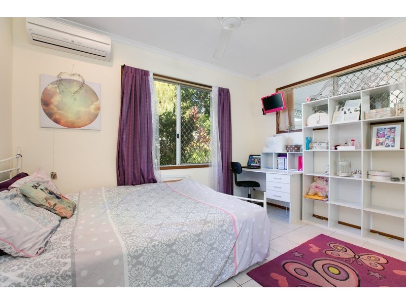 1 Olea Court, Redlynch QLD 4870