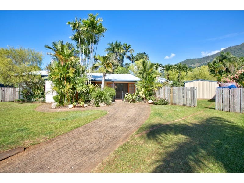 1 Olea Court, Redlynch QLD 4870