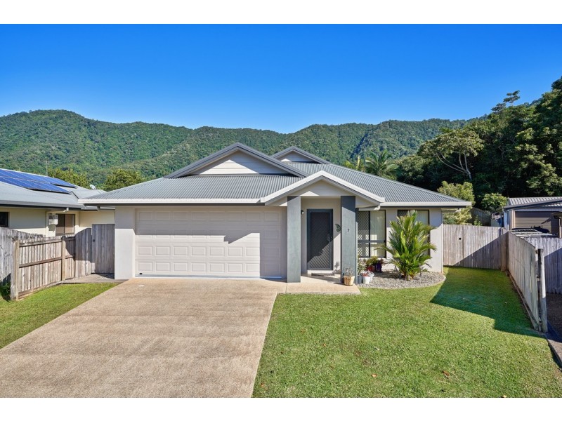 7 Anniebuka Close, Bentley Park QLD 4869