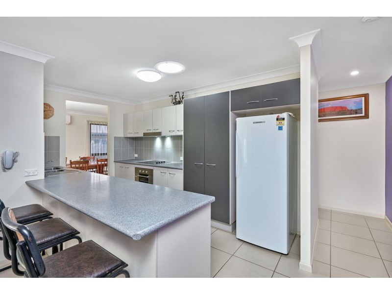 7 Anniebuka Close, Bentley Park QLD 4869
