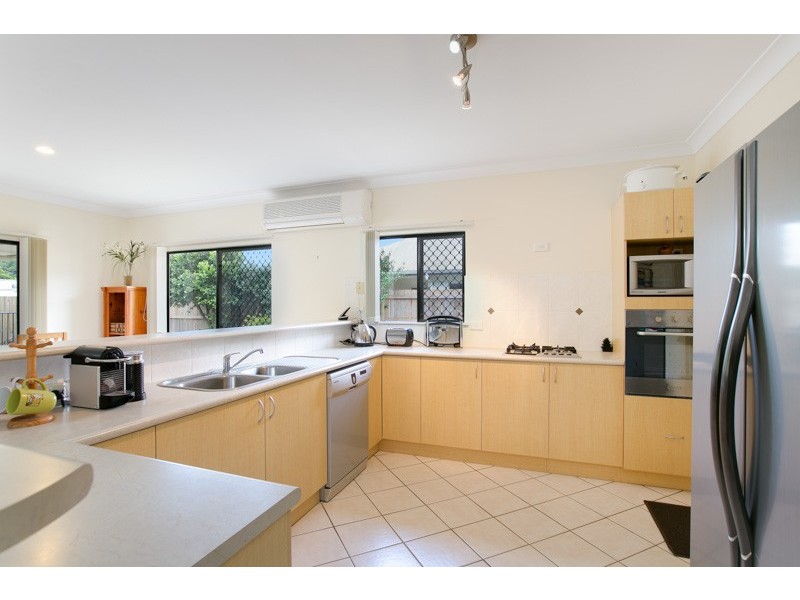 14 Wheatley Ave, Bentley Park QLD 4869