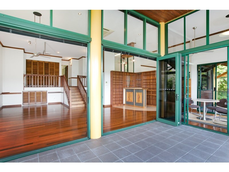 1 Oceanview Place, Mooroobool QLD 4870