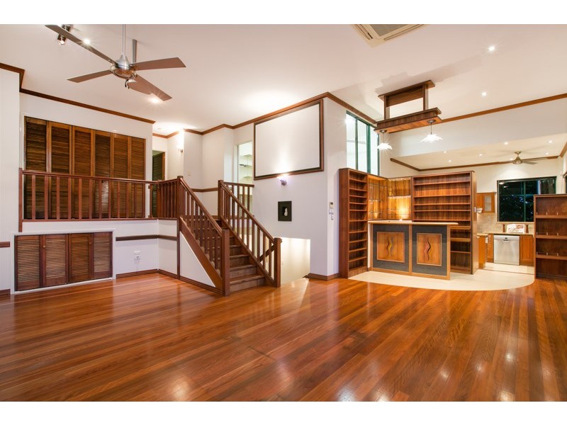 1 Oceanview Place, Mooroobool QLD 4870