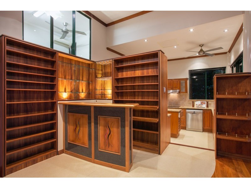 1 Oceanview Place, Mooroobool QLD 4870