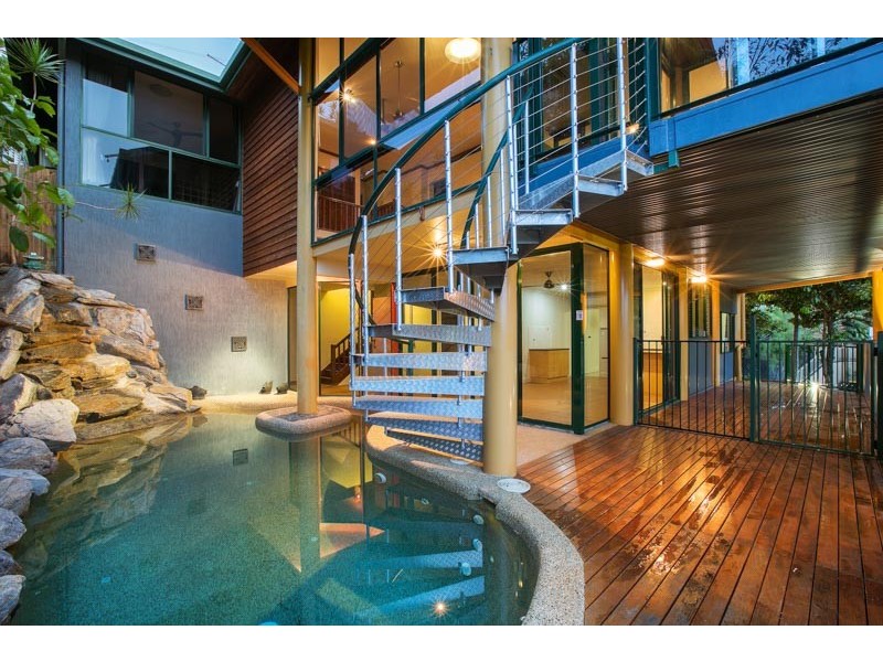 1 Oceanview Place, Mooroobool QLD 4870