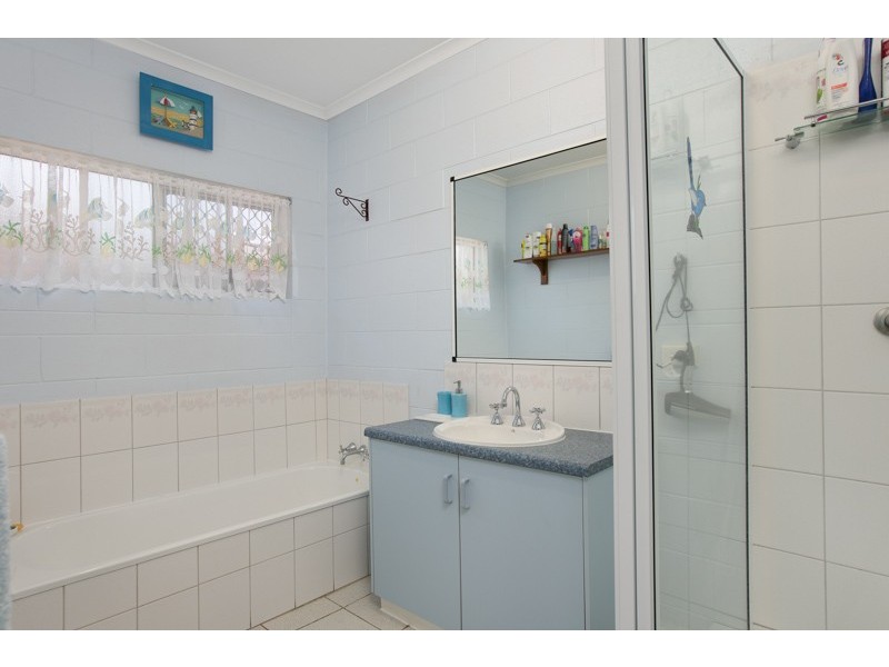 43 Bi-Centennial Road, Bentley Park QLD 4869