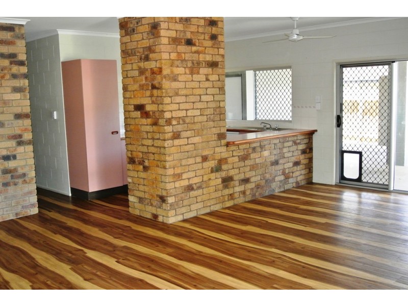 7 Vianen Close, Bentley Park QLD 4869