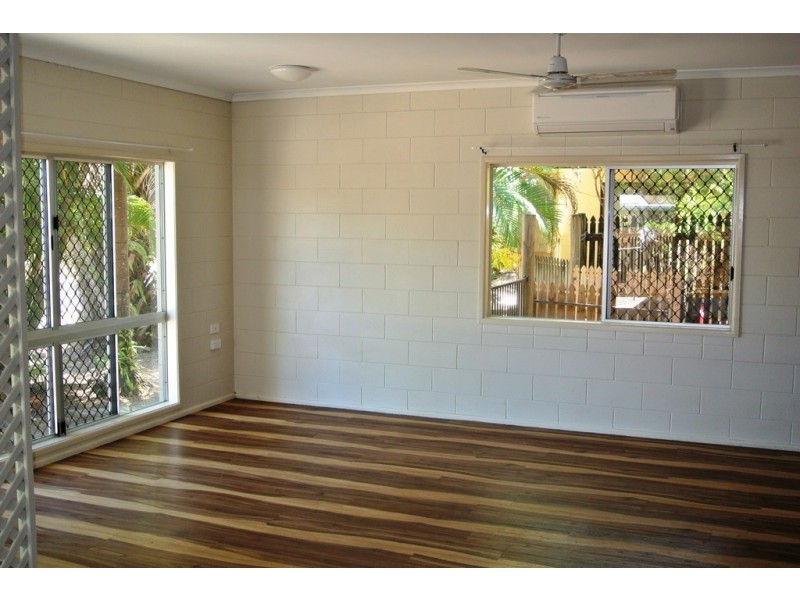 7 Vianen Close, Bentley Park QLD 4869