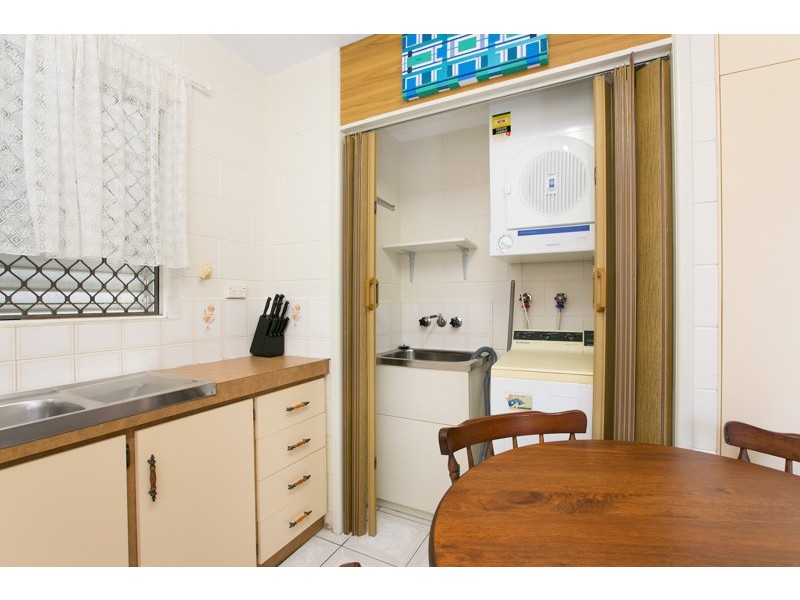 1/38-44 Boland Street, Westcourt QLD 4870