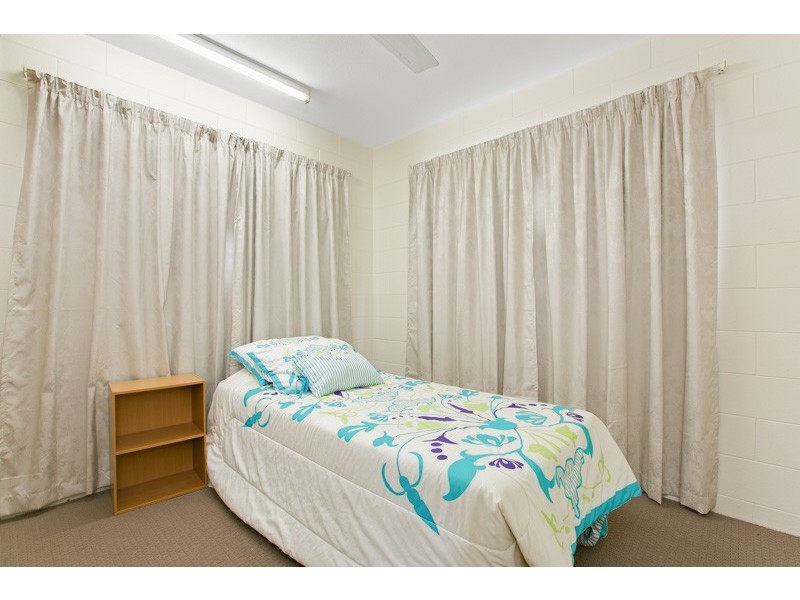 1/38-44 Boland Street, Westcourt QLD 4870