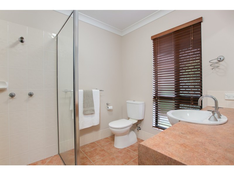 8 Bromell Close, Redlynch QLD 4870