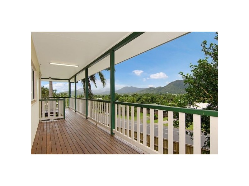 1 Guthrie Close, Bentley Park QLD 4869