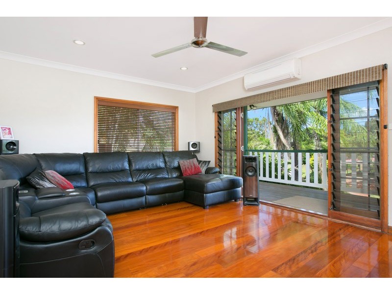 1 Guthrie Close, Bentley Park QLD 4869