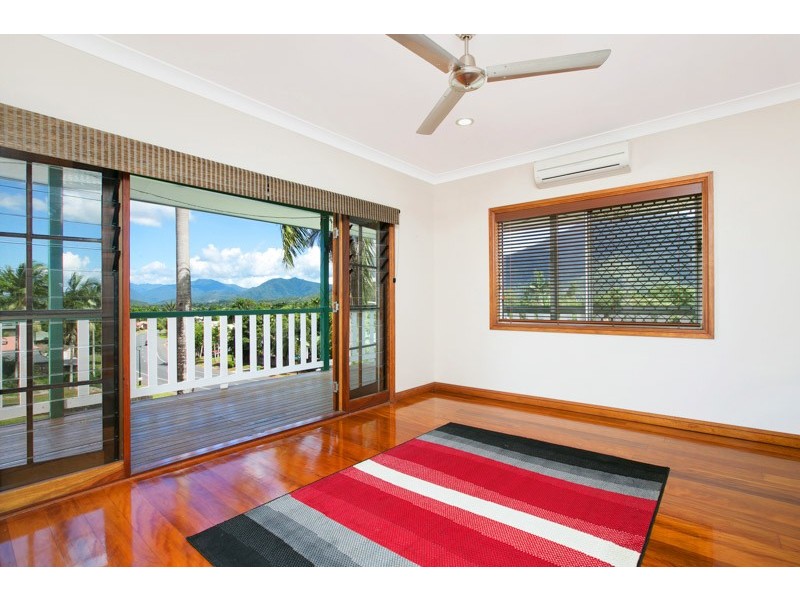 1 Guthrie Close, Bentley Park QLD 4869
