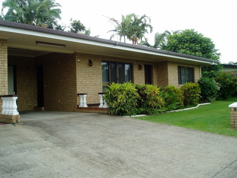 2/2 Maria Street, Woree QLD 4868