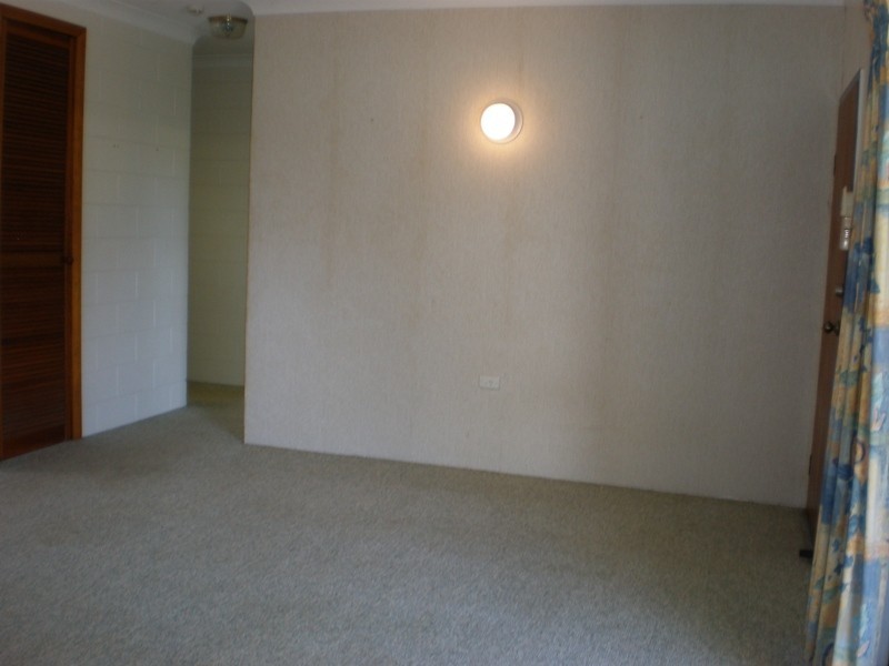 2/2 Maria Street, Woree QLD 4868