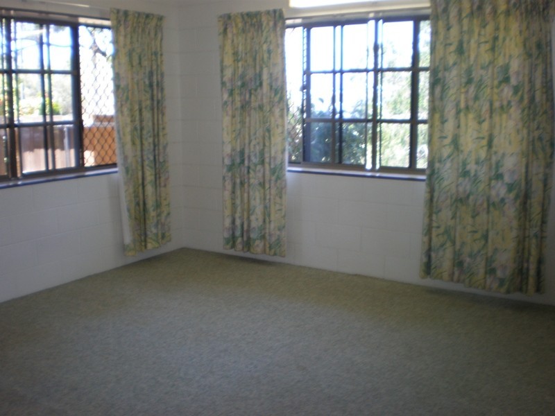 2/2 Maria Street, Woree QLD 4868