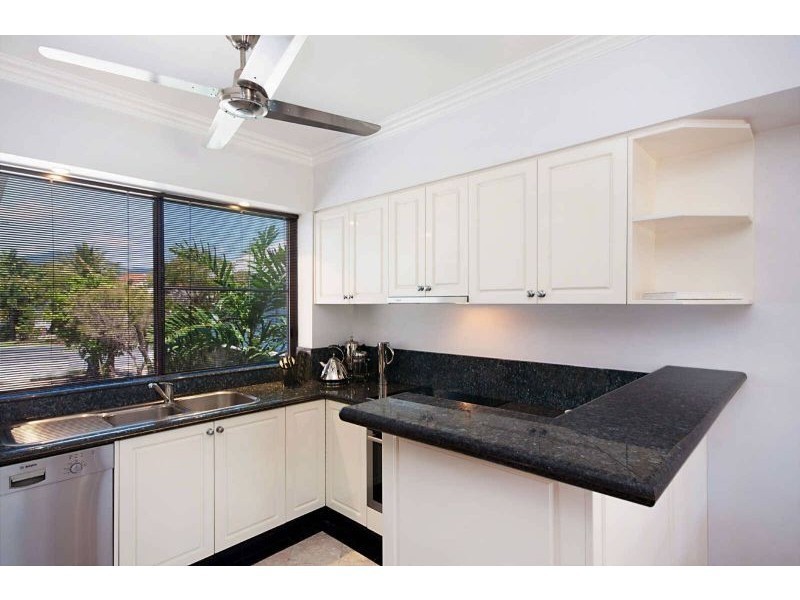 10/267- 269 Esplanade, Cairns North QLD 4870