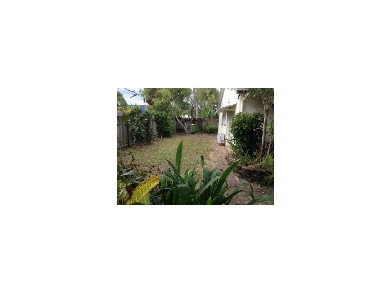 1/4 Farmer Street, Edmonton QLD 4869